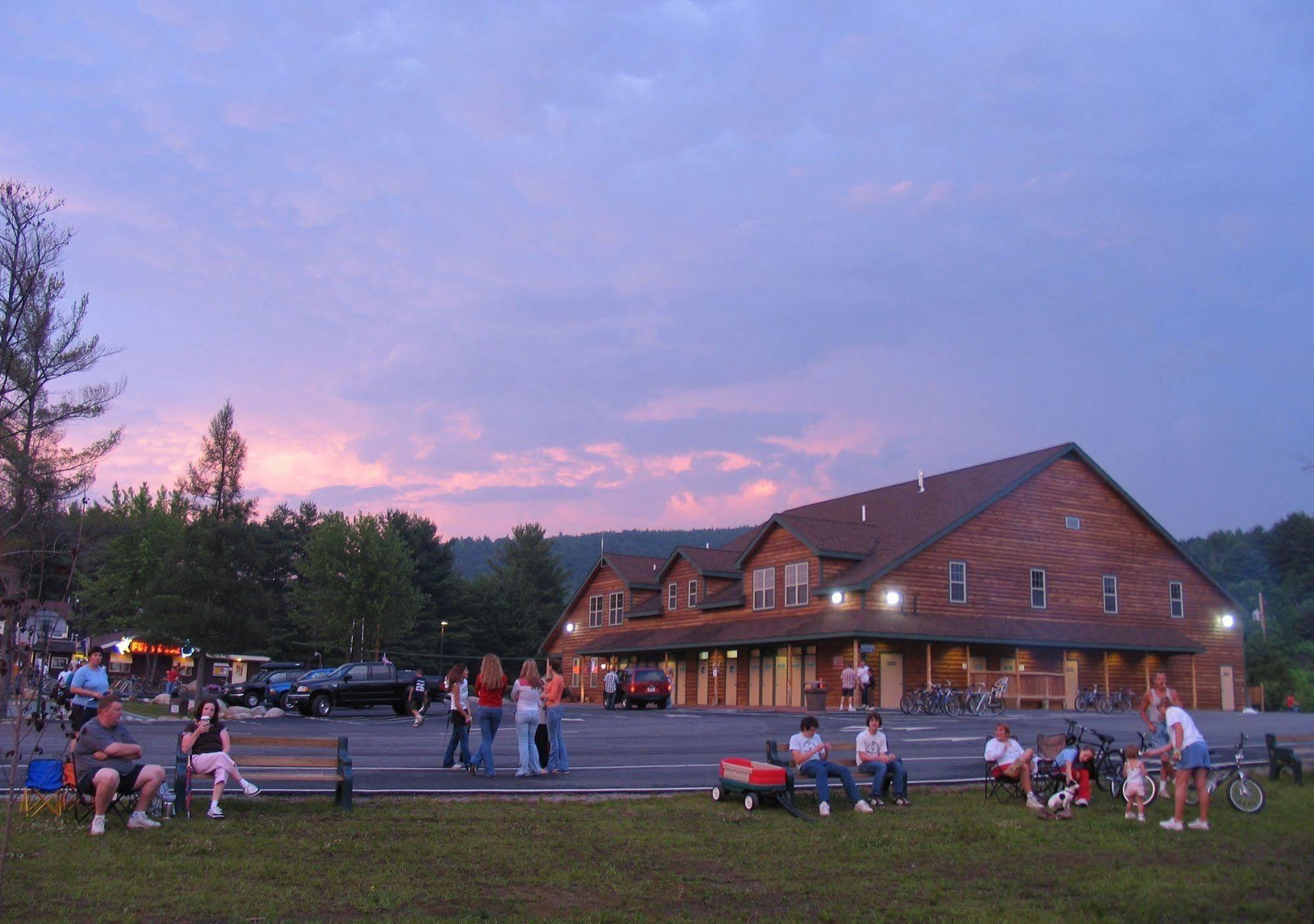Lake George Escape - Campground Warrensburg Exteriér fotografie